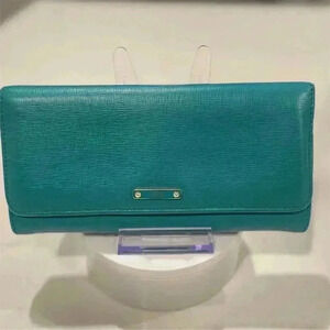 Fendi Women's Green Zip-Around Wallet with Logo Accents